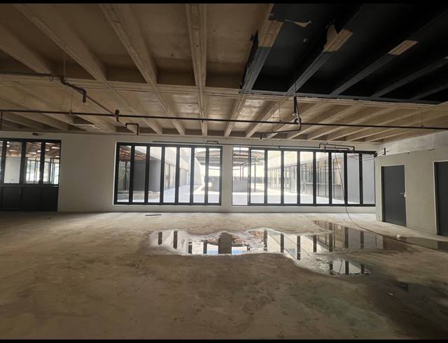 400M² RESTAURANT TO LET IN ROSEBANK